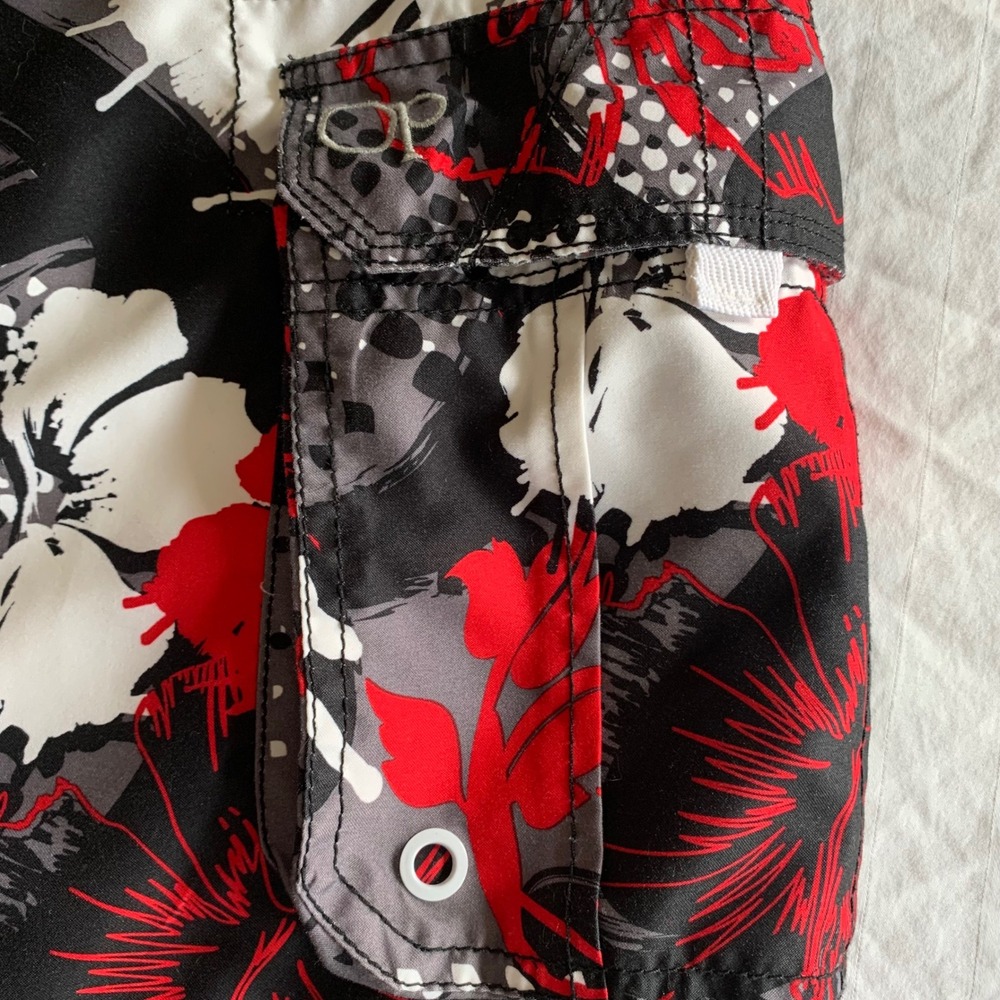 OP Size L Board Shorts Black Red White Hibiscus Floral Mesh Lined Cargo Trunks - Picture 3 of 8